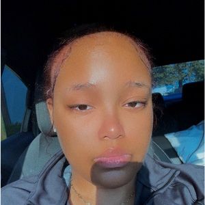 Meet your Posher, Adriana